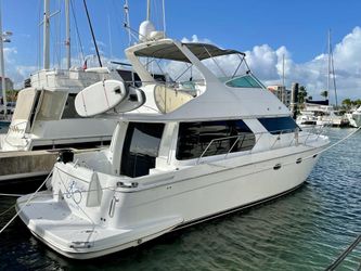 51' Carver 2000 Yacht For Sale